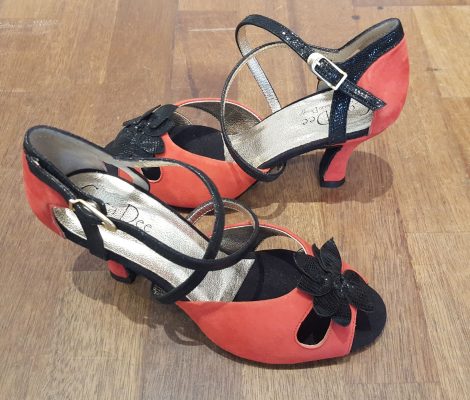 Røde højhælede sko til dans